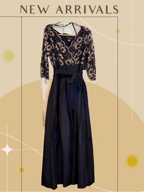 Jessica Howard evening gown, Navy Blue and Cream Floral Lace